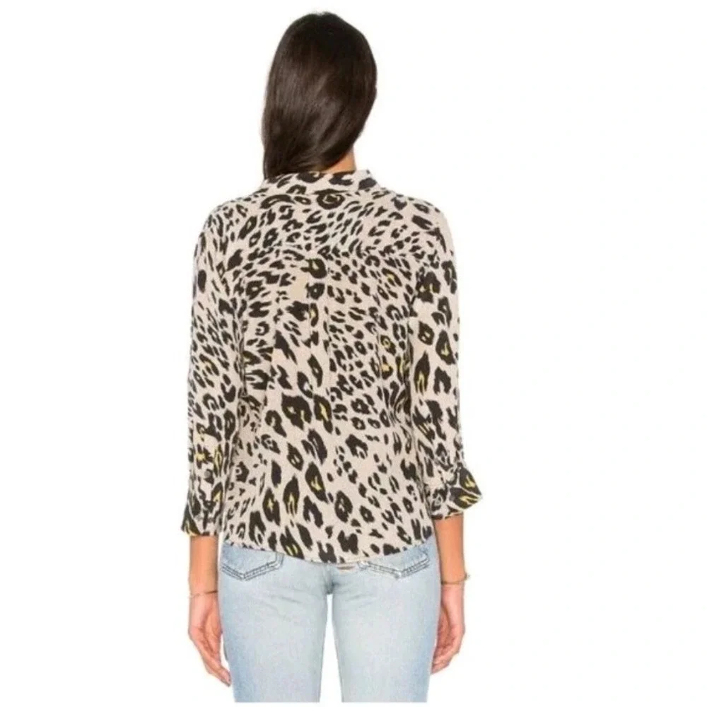 Equipment Femme M Silk Leopard Print Blouse In Fawn